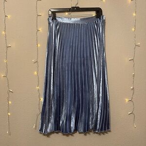 Blue shiny pleated skirt 😍
